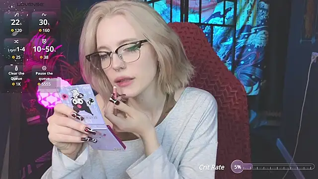 Snapshot of Crackling_Tatii chatting on 03.11.25 Crackling Tatii online show from 03.11.25