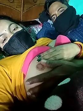 Snapshot of Lustyful_Couple chatting on 01.04.25 Lustyful Couple online show from 01.04.25