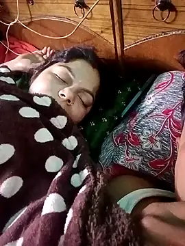 Snapshot of Lustyful_Couple chatting on 01.11.25 Lustyful Couple online show from 01.11.25