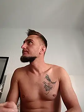 Snapshot of Davidica chatting on 10.23.25 Davidica online show from 10.23.25