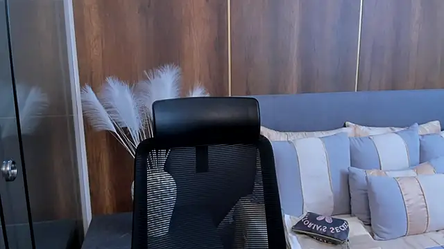 Snapshot of AishaPeyton chatting on 12.16.24 AishaPeyton online show from 12.16.24