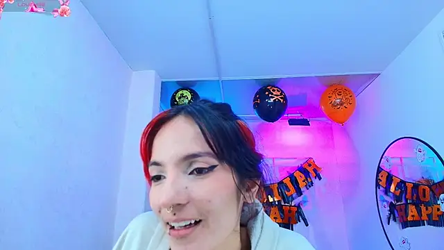 Dafne huges online show from 10.30.25