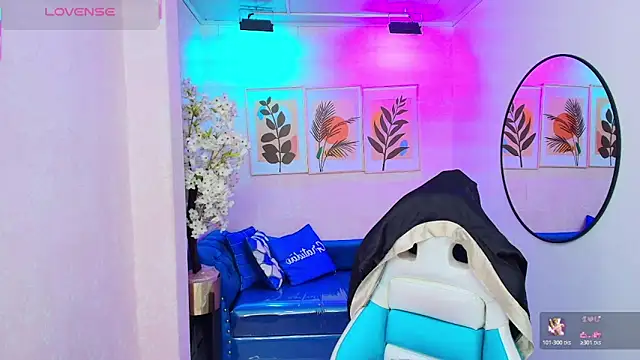 Dafne huges online show from 11.13.25