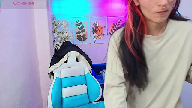 Dafne huges online show from 11.15.25