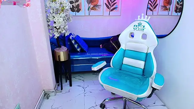 Dafne huges online show from 11.29.25