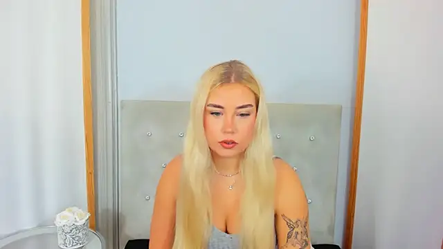 KristyHoney online show from 02.12.25