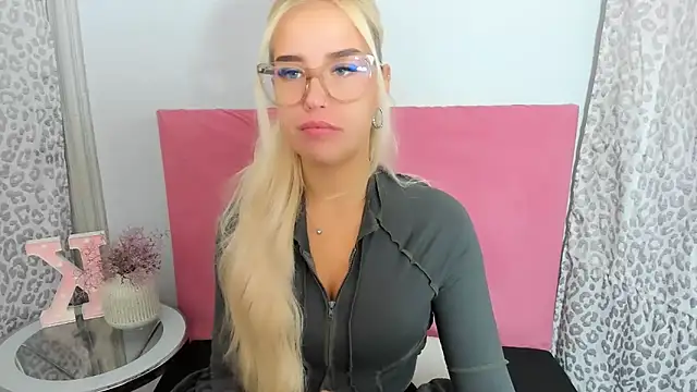 KristyHoney online show from 11.10.25