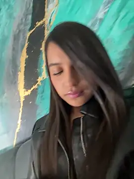 RoxyRoss  online show from 12.03.25