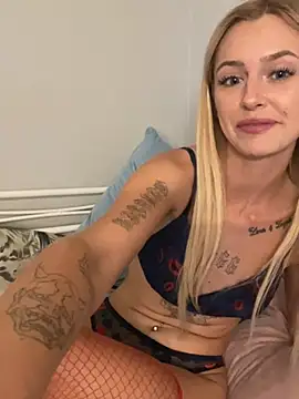 Snapshot of saskiapierce chatting on 03.15.25 saskiapierce online show from 03.15.25