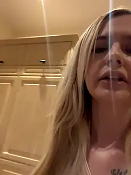 Snapshot of saskiapierce chatting on 09.21.25 saskiapierce online show from 09.21.25