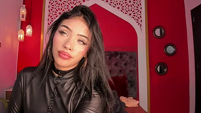 Snapshot of Giovanna_oliveira chatting on 12.31.24 Giovanna oliveira online show from 12.31.24