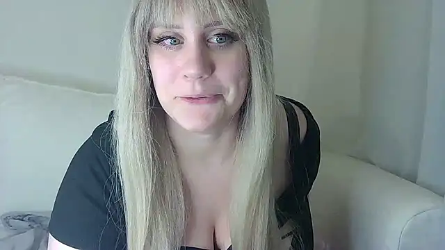 Snapshot of miramore chatting on 01.17.25 miramore online show from 01.17.25