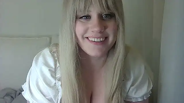 Snapshot of miramore chatting on 02.21.25 miramore online show from 02.21.25