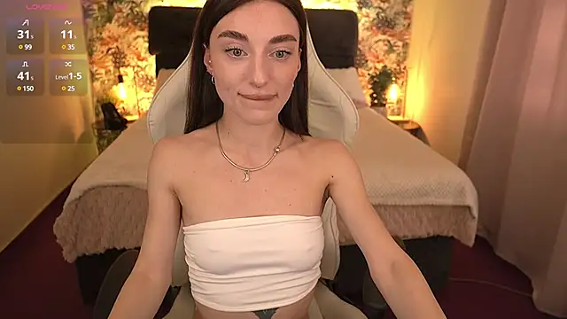Snapshot of Alice_Arwen chatting on 12.20.24 Alice Arwen online show from 12.20.24