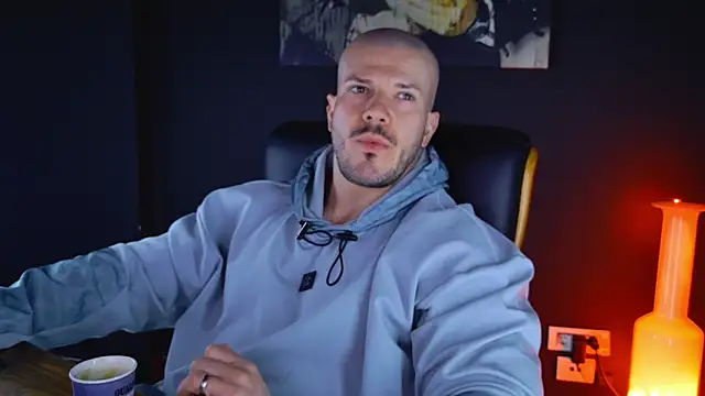 AngeloEric online show from 02.12.25