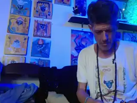 Snapshot of laye19 chatting on 12.11.24 laye19 online show from 12.11.24