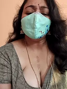 Snapshot of neelu-hoty chatting on 03.11.25 neelu-hoty online show from 03.11.25