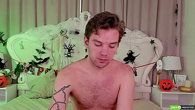 ArthurWhitee online show from 10.26.25