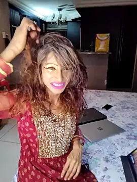 Snapshot of KamaLila chatting on 10.17.25 KamaLila online show from 10.17.25