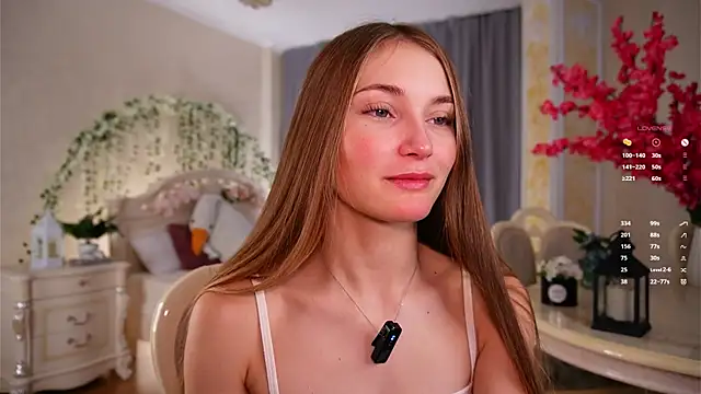 Snapshot of MonaEldon chatting on 10.10.25 MonaEldon online show from 10.10.25