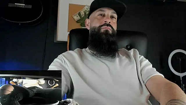 Snapshot of axxelrich_ chatting on 02.19.25 axxelrich online show from 02.19.25