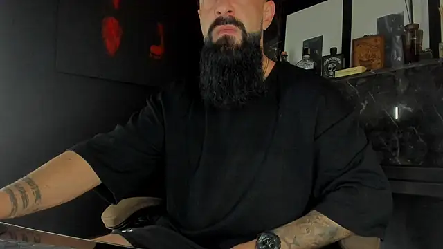 Snapshot of axxelrich_ chatting on 10.20.25 axxelrich online show from 10.20.25