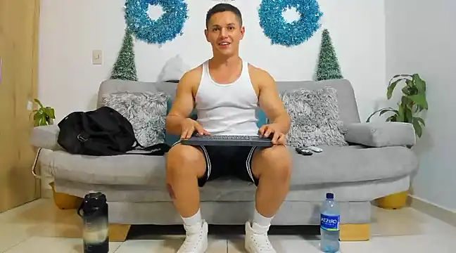 Snapshot of julian_wallace chatting on 12.26.24 julian wallace online show from 12.26.24