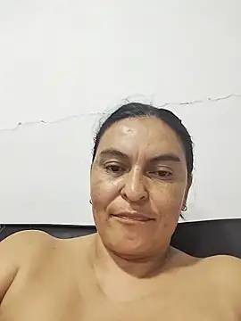 Horny-Mommy-Dirty online show from 10.28.25