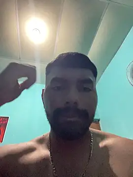 Snapshot of SAUVAGE333 chatting on 12.04.25 SAUVAGE333 online show from 12.04.25