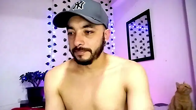 Snapshot of hotlatin92 chatting on 12.11.24 hotlatin92 online show from 12.11.24