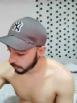 Snapshot of hotlatin92 chatting on 12.18.24 hotlatin92 online show from 12.18.24