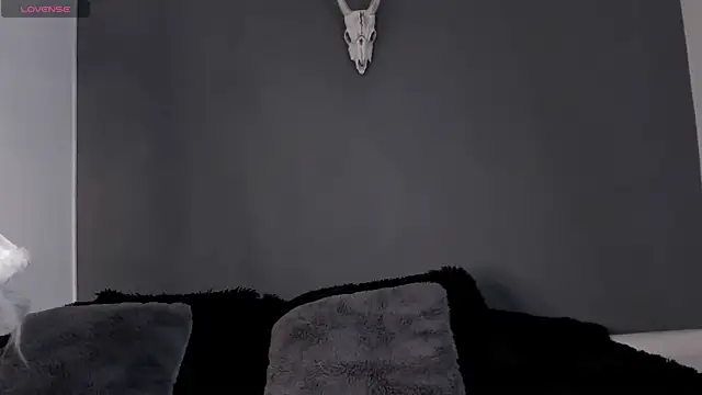 Snapshot of Aliz01 chatting on 12.19.24 Aliz01 online show from 12.19.24