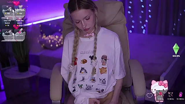 Snapshot of EviStar chatting on 11.05.25 EviStar online show from 11.05.25