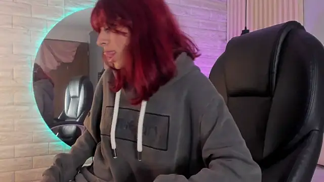 Snapshot of cloe__palmer chatting on 12.05.24 cloe palmer online show from 12.05.24