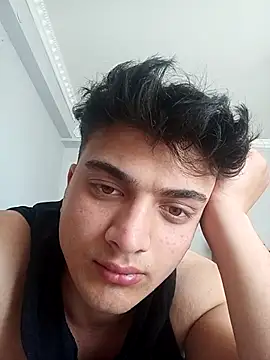 Snapshot of boy_3835 chatting on 03.14.25 boy 3835 online show from 03.14.25