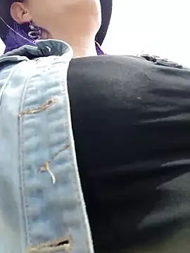 sophie banger online show from 11.17.25