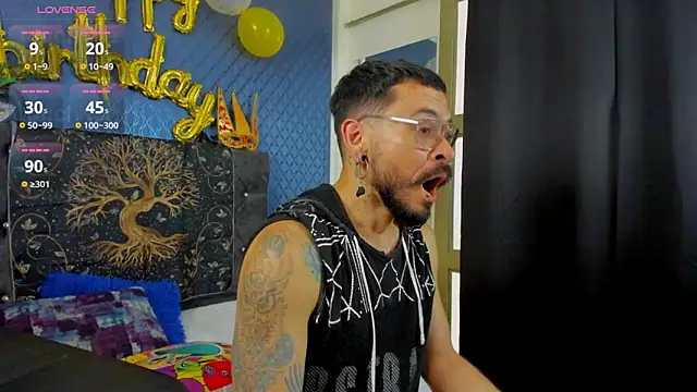 Snapshot of leondevereda chatting on 02.19.25 leondevereda online show from 02.19.25