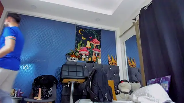 Snapshot of leondevereda chatting on 02.25.25 leondevereda online show from 02.25.25