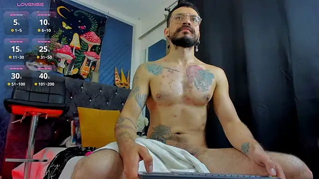 Snapshot of leondevereda chatting on 02.28.25 leondevereda online show from 02.28.25