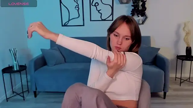 BritnieCute online show from 10.29.25