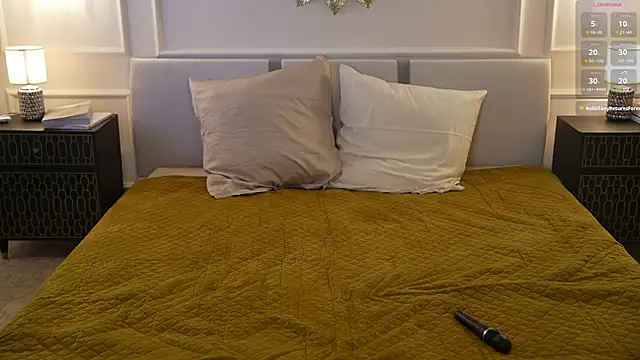 Snapshot of Alisa054 chatting on 02.10.25 Alisa054 online show from 02.10.25