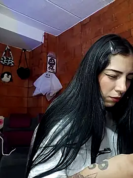 Snapshot of Raven__purple chatting on 03.15.25 Raven  purple online show from 03.15.25