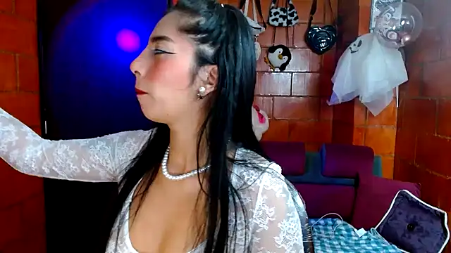 Snapshot of Raven__purple chatting on 10.01.25 Raven  purple online show from 10.01.25