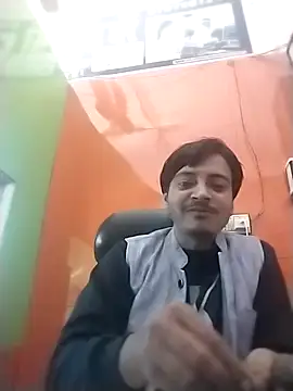 Snapshot of Mannirkuok chatting on 11.30.25 Mannirkuok online show from 11.30.25