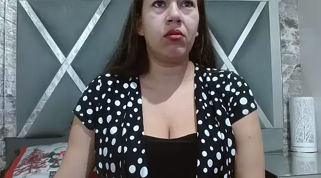 Snapshot of Catherine_tabarezx chatting on 12.15.24 Catherine tabarezx online show from 12.15.24