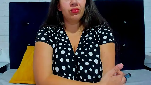 Snapshot of Catherine_tabarezx chatting on 02.16.25 Catherine tabarezx online show from 02.16.25