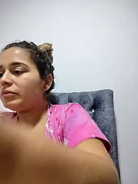 LaurenWelly  online show from 02.18.25