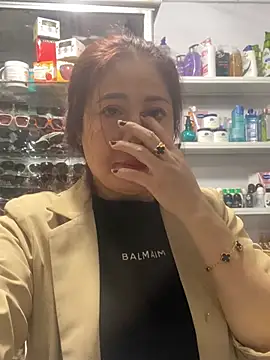 Snapshot of Cesywet chatting on 02.11.25 Cesywet online show from 02.11.25