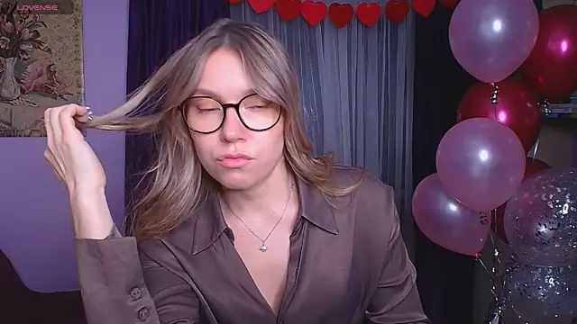 Snapshot of TaylorBre chatting on 03.13.25 TaylorBre online show from 03.13.25