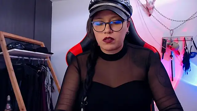 Snapshot of LilithSharon chatting on 12.20.24 LilithSharon online show from 12.20.24